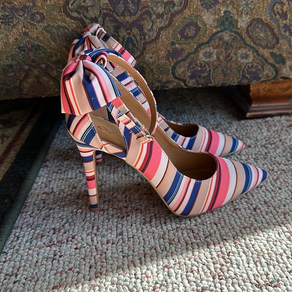 Qupid Pumps - Picture 3 of 6